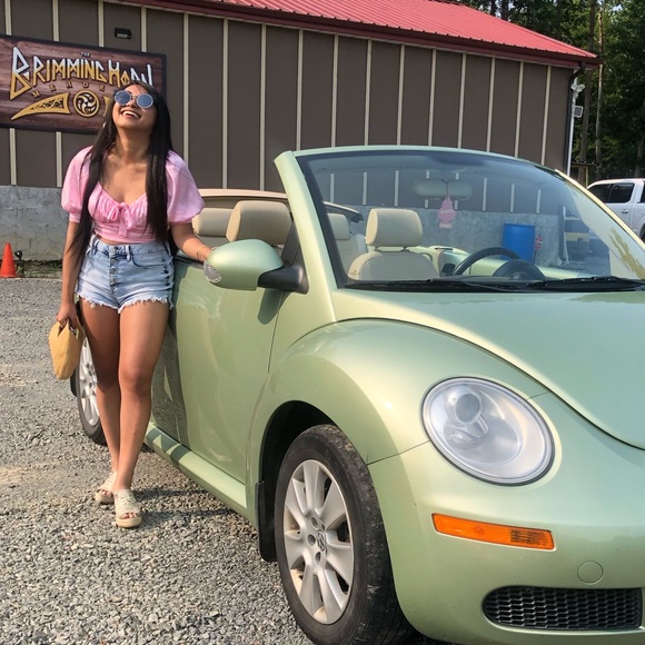 Meet Your Posher, Rachel 💋 - Picture 7 of 8